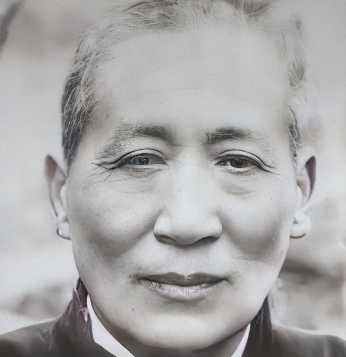云鼎娱乐-地主恶霸刘文彩:子孙众多,后代回来祭拜,光饭菜就准备了200席